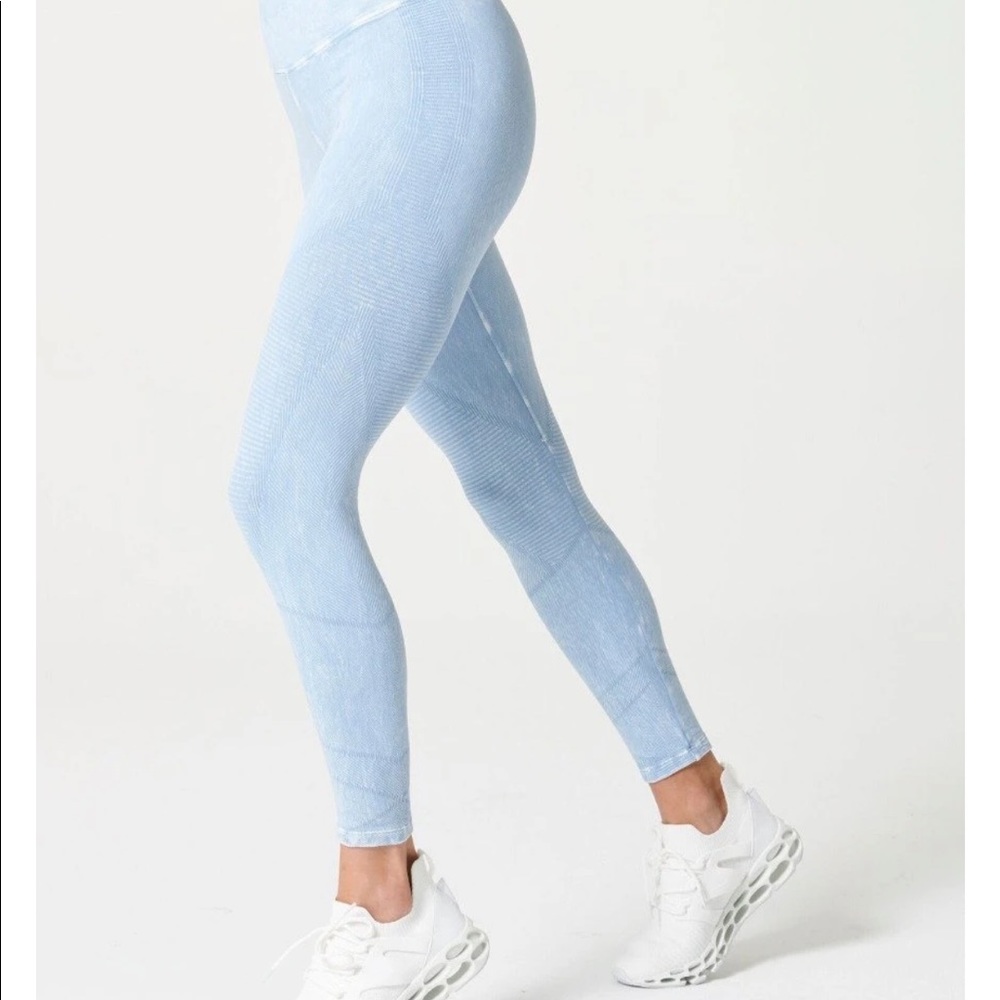 Nux Mineral Wash Shapeshifter 7/8 Crop Leggings